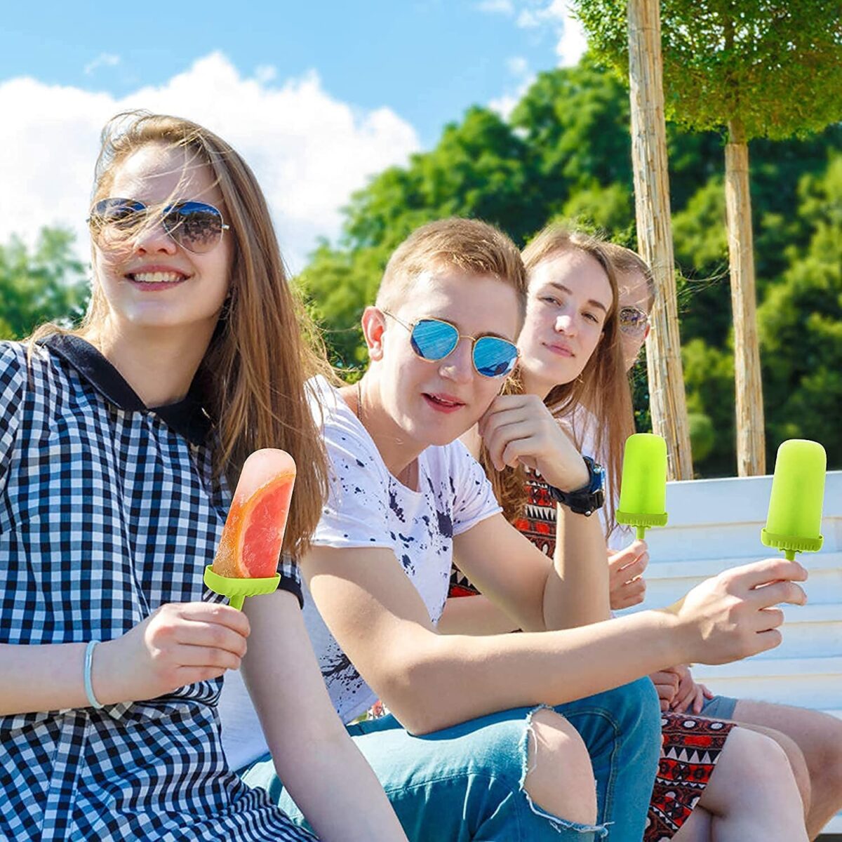 Plastic Reusable Ice Pop Makers BPA Free Reusable Ice Cream Homemade Popsicle Frozen Ice Cream Moulds Tray Kulfi Candy Ice Lolly Mold for Children & Adults (6 PCS)